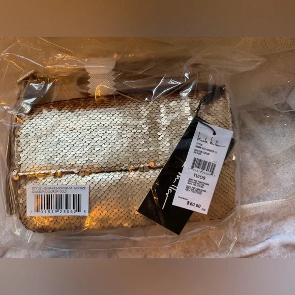 NWT MSRP $60 Nicole Miller Gold Sequin Clutch with Metallic Strap - Picture 2 of 4